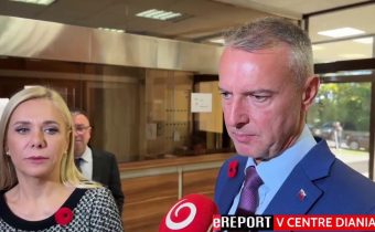 Ministerka Saková a minister Raši reagujú na otázky novinárov