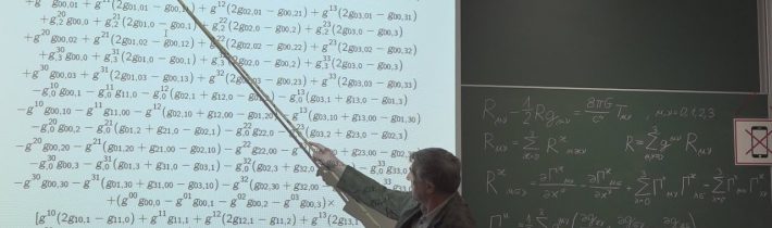 Michal Křížek: O výpočetní složitosti Einsteinových rovnic (KS ČAS 14.12.2020)