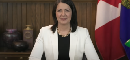 Danielle Smithová sľubuje, že Alberta nebude "odchádzať" od ropy a zemného plynu