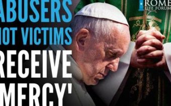 Liz Yore: Pápež František udeľuje "milosť" duchovným sexuálnym násilníkom, ale nie obetiam