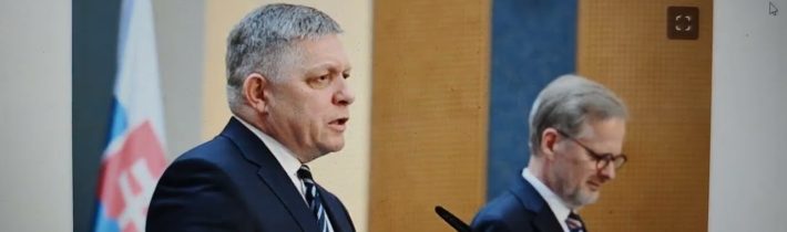 Ukrajina na prahu porážky, ale ČTK píše o „největších porážkách Ruska“. Plátek SME o Robertu Ficovi.