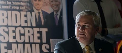 USA DNES (28. 11.): Hunter Biden bude vypovídat před Kongresem; Abbottův seskok s veteránem