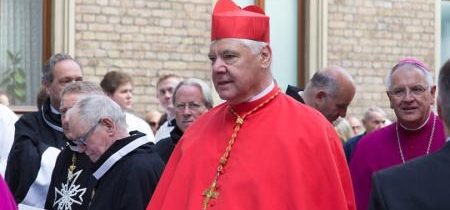 Kardinál Müller bude slúžiť záverečnú latinskú omšu na púti do Chartres v roku 2024