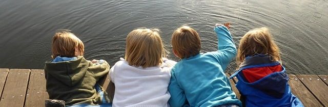 Profesor z WEF říká, že rodiče budou brzy potřebovat licenci, aby mohli vychovávat své vlastní děti