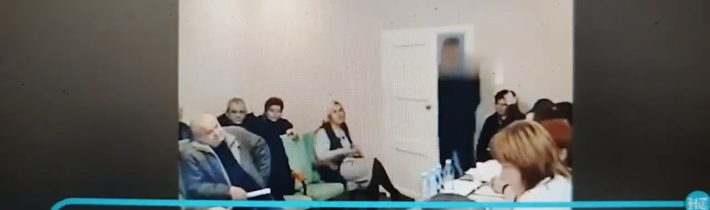 Ukrajinský šok: Radní odpálil granáty v místnosti plné úředníků rady v zakarpatské obci Kereckyj…