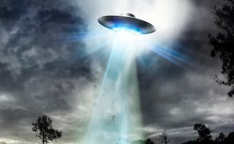 „UFO JSOU SKUTEČNÁ. PROČ TO VLÁDA TAJÍ?“ – Tucker Carlson (VIDEO CZ Titl, 19 min)