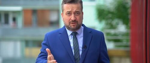 Iskrička od Kisku Marcinková slúži západným mocnostiam bez akejkoľvek fantázie. Ráno si pozrie memečka Zomri a z toho si vytvorí svetonázor. So Sulíkom bola aspoň sranda – rožky, excely, Dubaje. Pánabeka, komentuje Blaha vystúpenie p