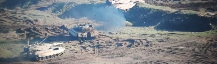 Intenzivní výcvik jednotek Izraelských obranných sil v době, kdy se Izrael připravuje na válku…