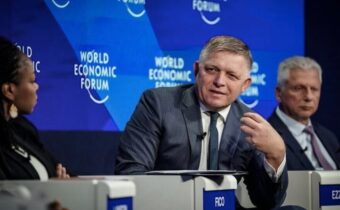 Robert Fico v Davose o bolestivej ekonomickej transformácii na Slovensku zo socialistického do kapitalistického hospodárstva (VIDEO)