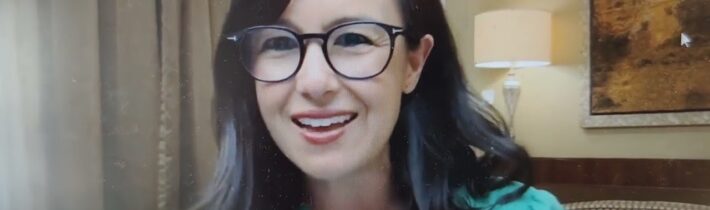 Lžou o tom, že Alexej Navalnyj byl nějaký „Putinův nepřítel“; Natali Morris, Redacted, USA, 1.díl..