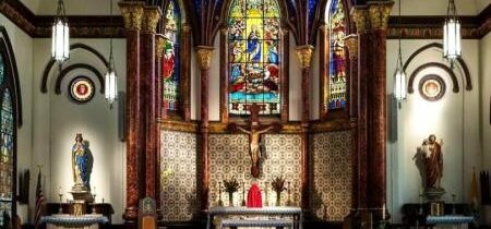 Austinský biskup potvrdil, že Vatikán nariadil diecéze ukončiť latinskú omšu v katedrále