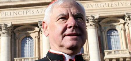 Kardinál Müller: Fiducia Supplicans "vedie ku kacírstvu", katolíci ju nemôžu akceptovať