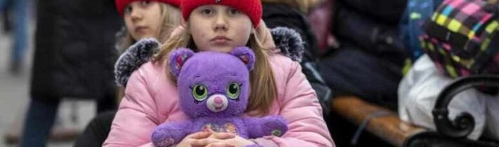 Európa bez rozpakov berie a predáva ukrajinské deti