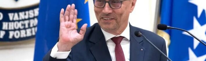 Češi hrají o euro: Zbytečný ministr hledal užitečného idiota, ale nastartoval Fialu