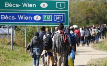 Migračná kríza v Rakúsku sa prehlbuje! Zjednotenie rodín: Mesačne prichádza do Viedne 350 detí migrantov