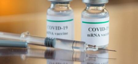 Trudeauova vláda vyplatila viac ako 500-tisíc dolárov zamestnancom, ktorým zamietla výnimky z očkovacieho mandátu COVID