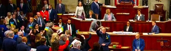 SLÁVA UKRAJINĚ DVAKRÁT JINAK! Američtí kongresmani oslavili schválení 60-miliardového balíku pro Ukrajinu nacistickými výkřiky. Český šéf Vojenského zpravodajství končí! Vyděsil se z not, které obdržel v Langley?