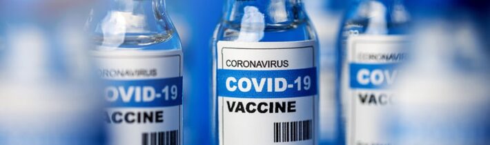 USA: Arizonská republikánská strana prohlásila injekce Covid-19 za biologické a technologické zbraně, schválila rezoluci o zákazu očkování