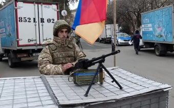 V Arménii vojáci přecházejí na stranu demonstrantů proti přesunu vesnic do Ázerbájdžánu – INFOKURÝR