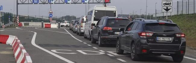 Polští celníci zakázali ukrajinským vojákům dovoz aut na Ukrajinu – INFOKURÝR