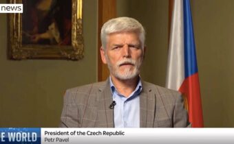 VIDEO: „Rusko sa okupovaných území nevzdá,“ priznal český prezident Pavel. „Nemôžeme bojovať za Ukrajinu na Ukrajine, lebo to by okamžite znamenalo priamy konflikt medzi NATO s Ruskom,“ dodal s tým, že konflikt na Ukrajine je potr
