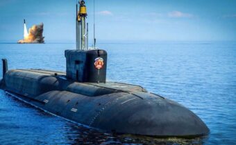 VIDEO: Rusko nasadilo do prevádzky medzikontinentálne rakety Bulava odpaľované z ponoriek triedy Borej schopných niesť niekoľko jadrových hlavíc naraz