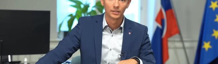 VIDEO: Erik Kaliňák o údajnom biznise Dolinkovej s prepojením na Pentu, dezinformáciách o pridelení 2,5 milióna eur zo štátneho rozpočtu pre šéfa Správnej rady Sorosovej nadácie & vakcinátora – Pavla Čekana aj o kauze súťaže náro