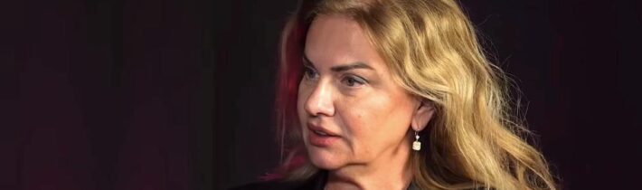 VIDEO: „Ficova vláda po svojom vzniku nedostala ani 100 dní. V decembri opoziční europoslanci vykrikovali v Európskom parlamente, že sme mafiánsky, nedemokratický a bezprávny štát a vedome a cielene zo Slovenska robili čiernu dieru. Po.