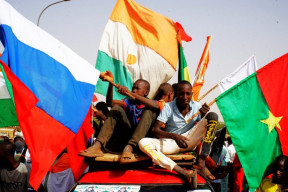 Ruská letadla přepravují vojenské vybavení a pomoc do Nigeru