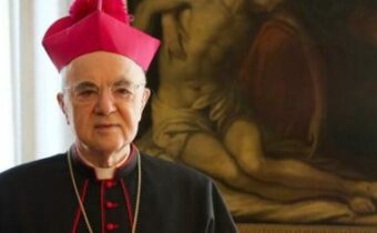 Arcibiskup Viganò: Vyhladzovací plán globalistov slúži satanovmu cieľu zabiť telo aj dušu