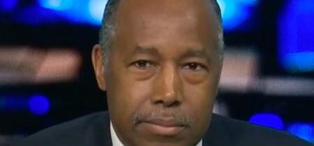 Ben Carson v novej knihe vyzýva na federálne obmedzenia potratov a ukončenie rozvodov bez zavinenia