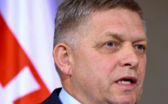 Slovenský premiér, ktorý bol proti zmluve WHO o pandémii, bol zastrelený pri pokuse o atentát