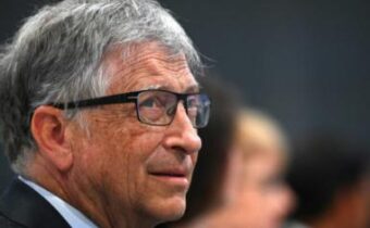 Bill Gates predpovedá celosvetové "továrne na vakcíny" z mRNA a 2 doláre na vakcíny proti každej chorobe