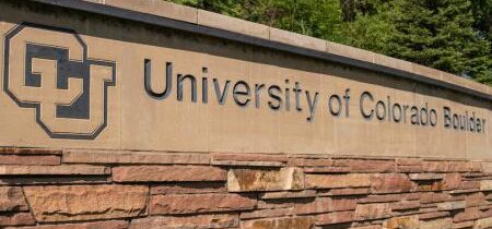 Federálny súd vytýka Coloradskej univerzite "náboženskú nevraživosť" v prípade mandátu COVID