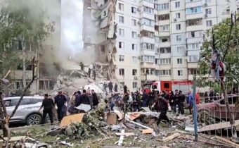 VIDEO: Ukrajina spáchala ďalší teroristický útok voči ruským civilistom. Raketami Točka-U zasiahla obytný dom v ruskom Belgorode. Medzi obeťami sú aj dve deti