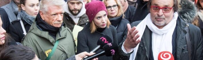 Čelní predstavitelia progresívno-liberálnej kultúrnej revolúcie na Slovensku vyzvali premiéra Fica, aby sa ospravedlnil za svoje výroky kritizujúce zvrhlú vulgárnu a transsexuálnu kultúru. Veľkí demokrati dokonca žiadajú generálneho