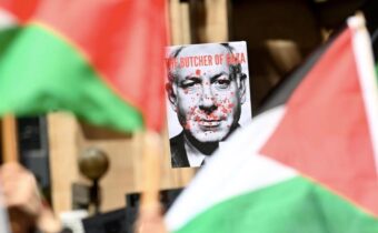 Hlavný prokurátor Medzinárodného trestného súdu žiada vydať zatykač na izraelského premiéra Netanjahua a ministra obrany Galanta, ale aj na troch lídrov Hamasu