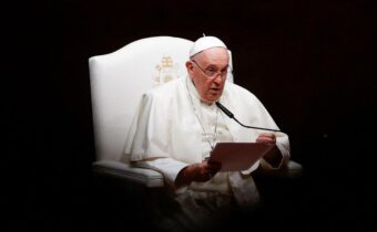 Pápež František poslal Čaputovej list, v ktorom odsúdil atentát na Fica a uviedol, že sa modlí za premiérovo skoré uzdravenie. Slovenskému národu vyjadril v tejto skúške blízkosť a solidaritu: „Zvolávam naň požehnanie Všemohúce