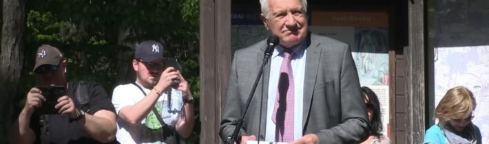 VIDEO: „Evropu dobyly sorosovské mimovládní organizace, které nikdo nevolil. Evropská unie postrádá demokratickou legitimitu. Rozhodují o nás lidé z jiných zemí. Legenda praví, že blaničtí rytíři spí proto, že stále ještě nen