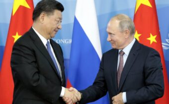 Kissingerův trojúhelník se definitivně zhroutil. Putin v Číně: opuštění amerického „finančního deštníku“
