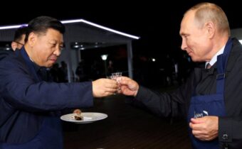 FACKA DO TVÁŘE WASHINGTONU: jak společná prohlášení Putina a Si Ťin-pchinga ponížila Spojené státy