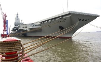 Obor na mori sa vydal na skúšobnú plavbu. Fu-ťien je najväčšia čínska lietadlová loď (VIDEO)