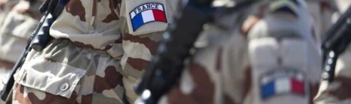 Ruské ministerstvo zahraničia varovalo, že francúzske jednotky na Ukrajine sa stanú pre Rusko cieľom