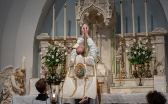 Eucharistický kongres v USA v znamení návratu k tradičnému katolicizmu –