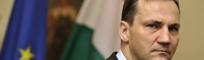 Sikorski vyzval Západ, aby účinnejšie konfrontoval Rusko