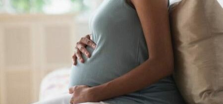 Kanadský lekár môže prísť o licenciu za to, že tehotnej žene odporučil, aby svoje dieťa neprerušila