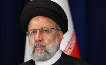 Smrť iránskeho prezidenta prichádza v mimoriadne napätom momente