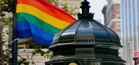 San Francisco sa vyhlásilo za "mesto útočiska" pre "transrodové" a "dvojduchové osoby