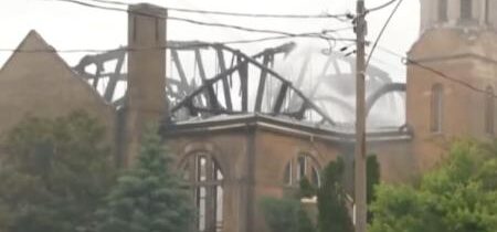 Prečo sa Kanada stala epicentrom podpaľačských útokov na kostoly?