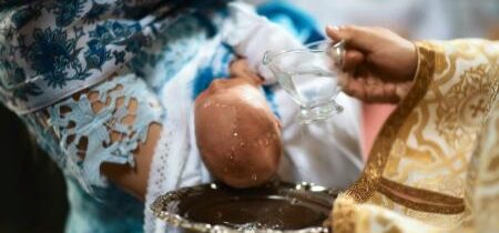 Arcibiskup Aguer: Krst detí môže pomôcť christianizovať spoločnosť, ak obnovíme "dynamizmus" Tradície